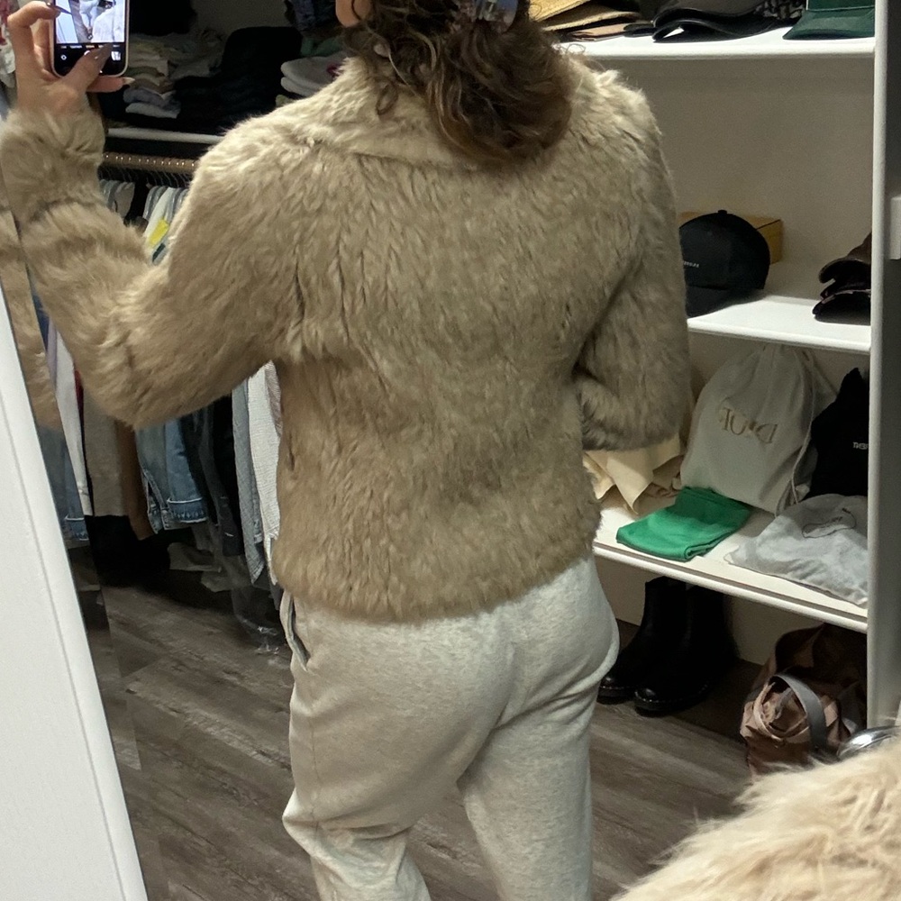 Fur coat - Picture 2 of 12